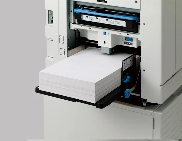stationary in dubai